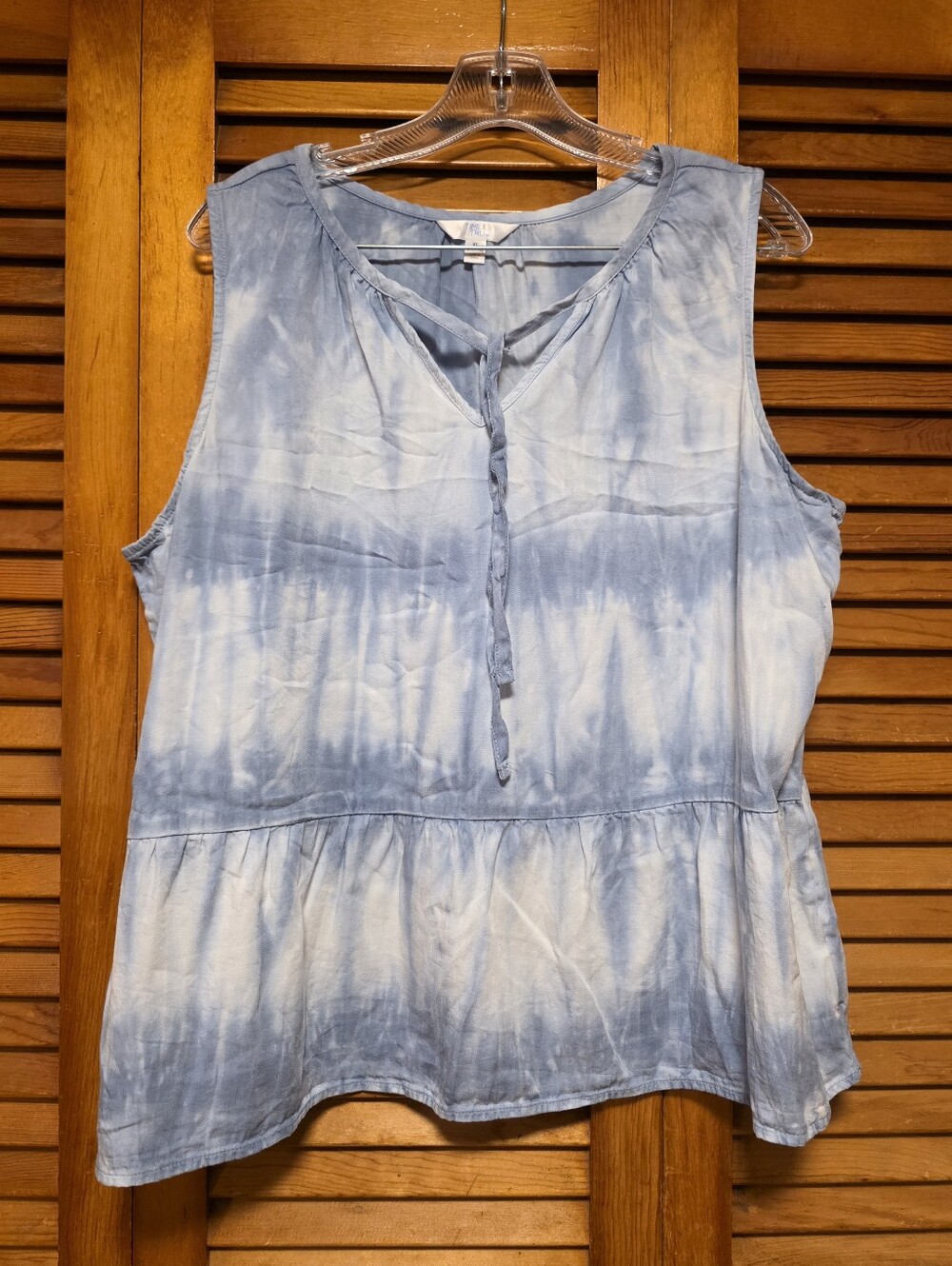 Time and Tru Peplum Blouse Women's  XL Blue White Tie Dye Sleeveless V Neck Top